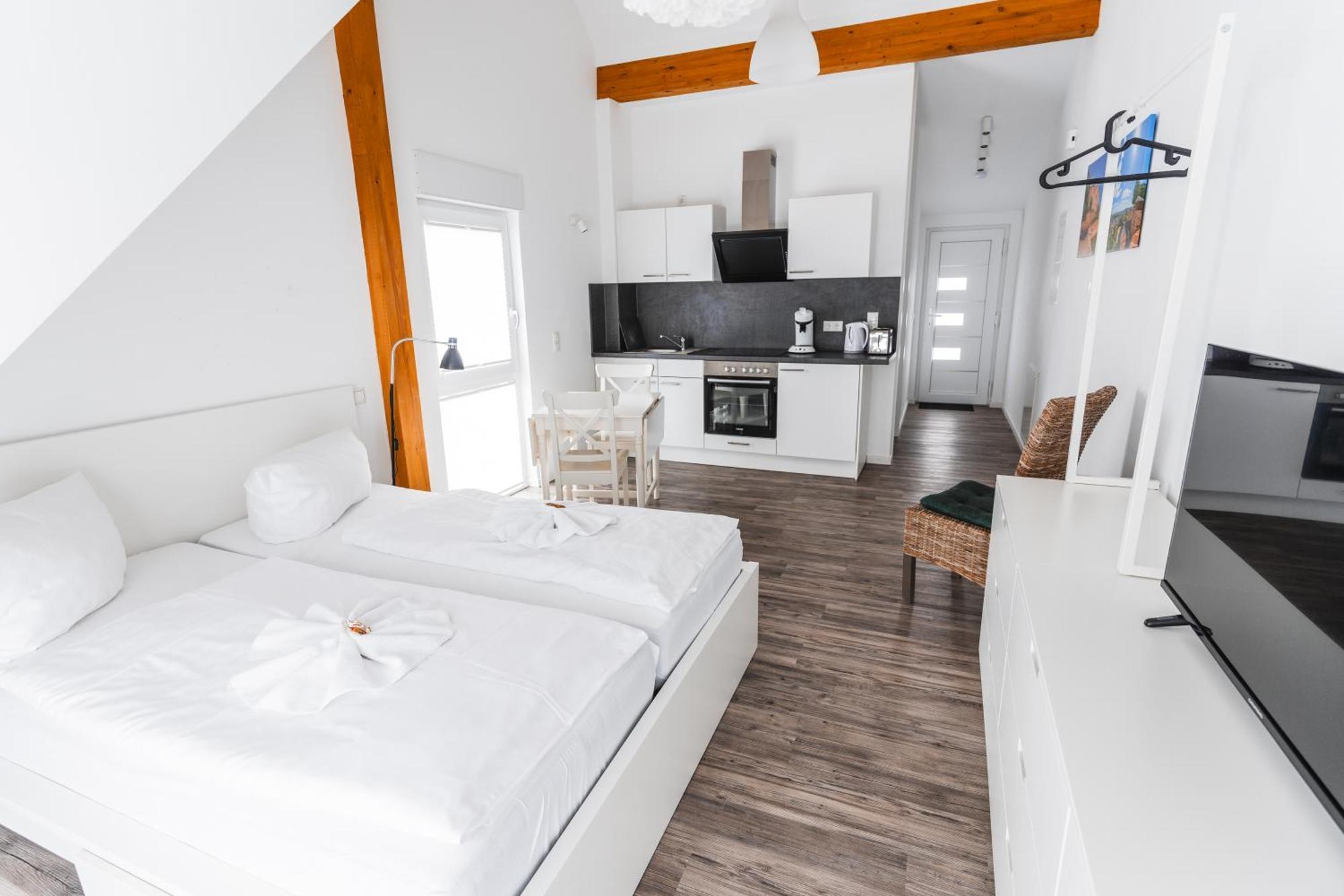מרבורג Hotel Apartments Restaurant Cala Luna מראה חיצוני תמונה